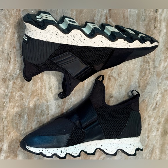 Women’s SOREL Kinetic black high top sneakers- Size 10 - Picture 3 of 7